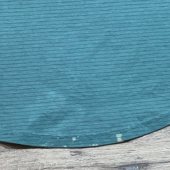 Travis Mathew Medium Knit Stripe Stretch Fitted Polo Shirt Front Pocket - Picture 9 of 9